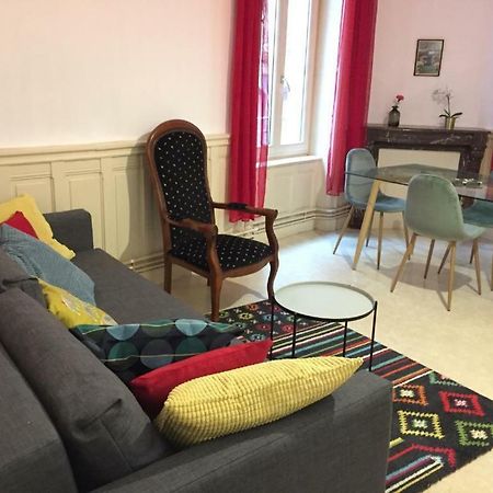 Apartamento Cap Coutellerie - Sejours Pros Ou Familles En Hypercentre De Thiers Exterior foto