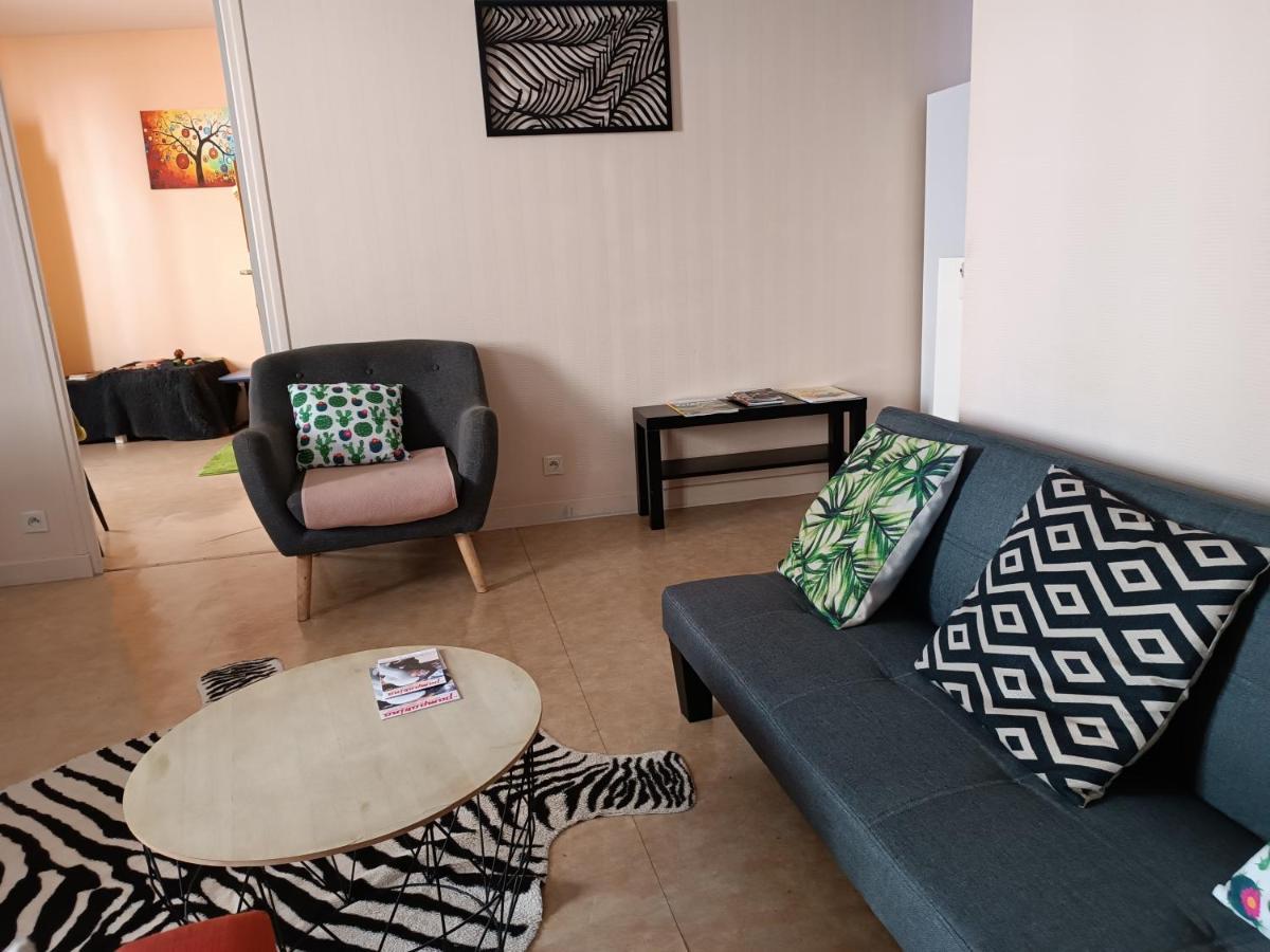 Apartamento Cap Coutellerie - Sejours Pros Ou Familles En Hypercentre De Thiers Exterior foto