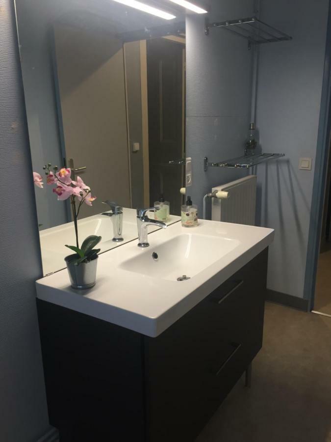 Apartamento Cap Coutellerie - Sejours Pros Ou Familles En Hypercentre De Thiers Exterior foto