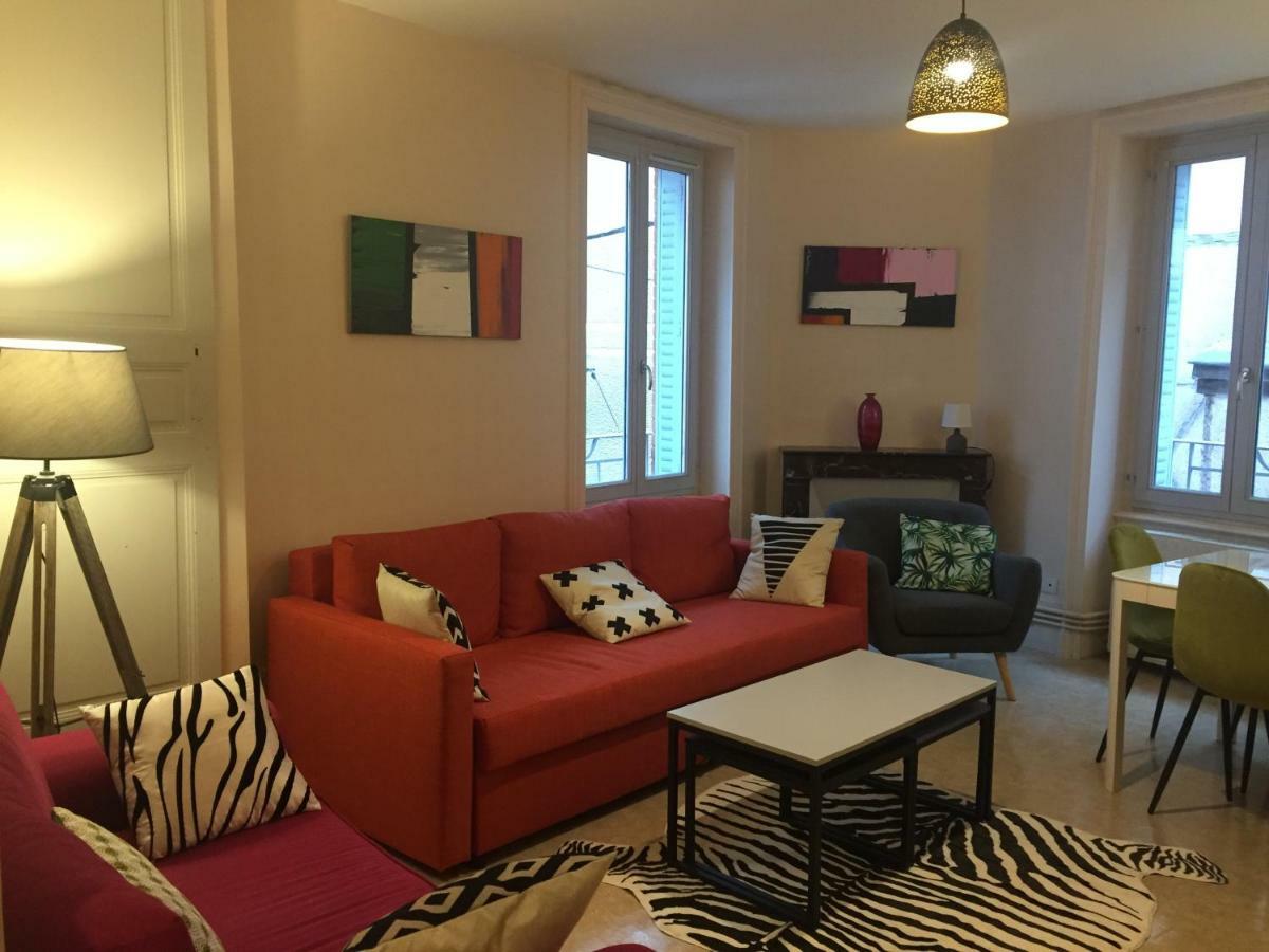 Apartamento Cap Coutellerie - Sejours Pros Ou Familles En Hypercentre De Thiers Exterior foto