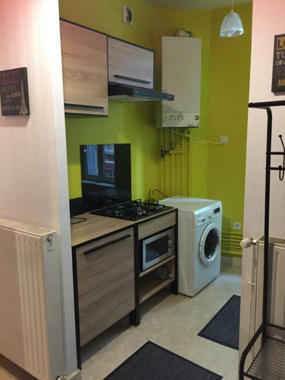 Apartamento Cap Coutellerie - Sejours Pros Ou Familles En Hypercentre De Thiers Exterior foto